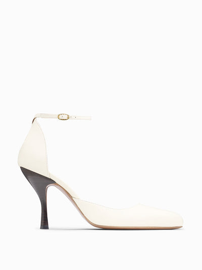 NEOUS Cream Nekkar pumps at Collagerie