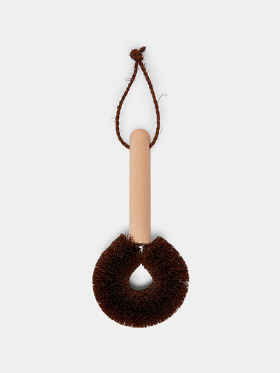 Takada Tawashi skillet brush with beech handle at Collagerie