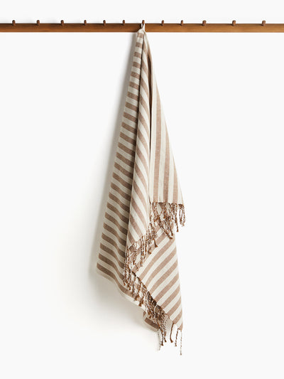 H&M Home Linen-blend bath sheet at Collagerie