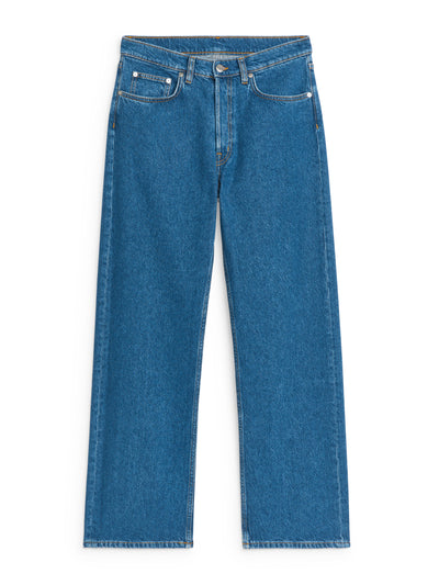 Arket Shore low relaxed jeans at Collagerie