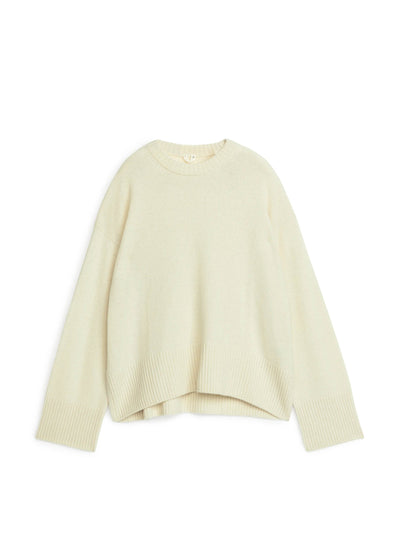 Arket Off-white relaxed cashmere jumper at Collagerie