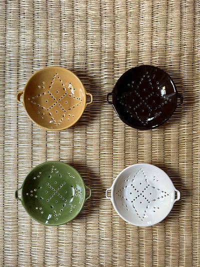 Atelier Vime Stoneware colander at Collagerie