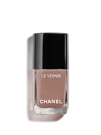 Chanel Le Vernis nail colour in 105 at Collagerie