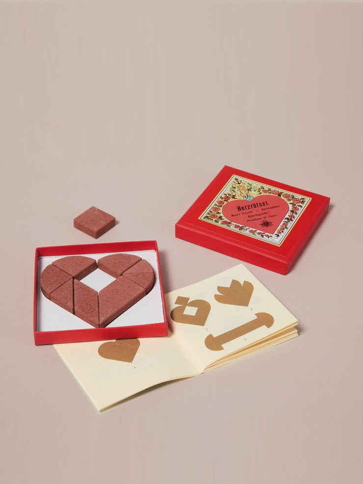Heart puzzle Interiors Choosing Keeping    - Collagerie
