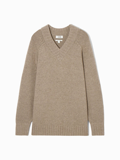 Cos Chunky pure cashmere v-neck jumper at Collagerie