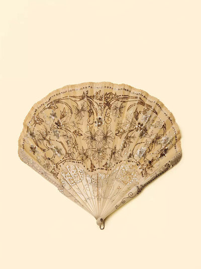 Balenciaga Couture I Duvelleroy Les Fleurs d’Argent fan at Collagerie