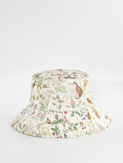 Fable England Meadow Creatures bucket hat in Marshmallow print at Collagerie