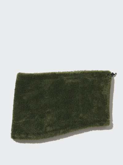 Uniqlo HEATTECH fluffy fleece neck warmer in olive at Collagerie