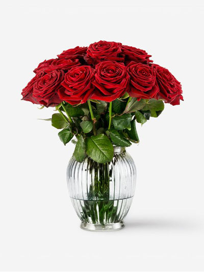 Flowerbx Red Naomi rose bouquet at Collagerie