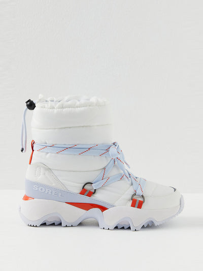 Sorel White waterproof padded boots at Collagerie