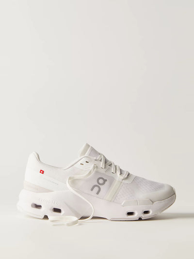 On Cloudpulse trainers at Collagerie