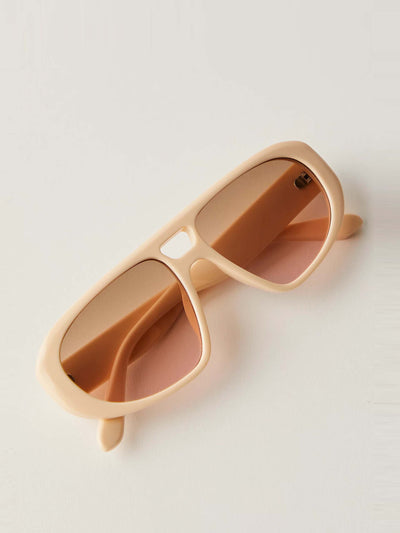 Free People Ricardo aviator sunglasses at Collagerie