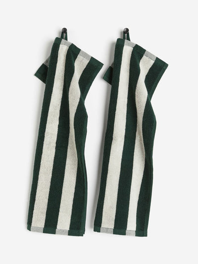 H&M Home Green striped towel at Collagerie