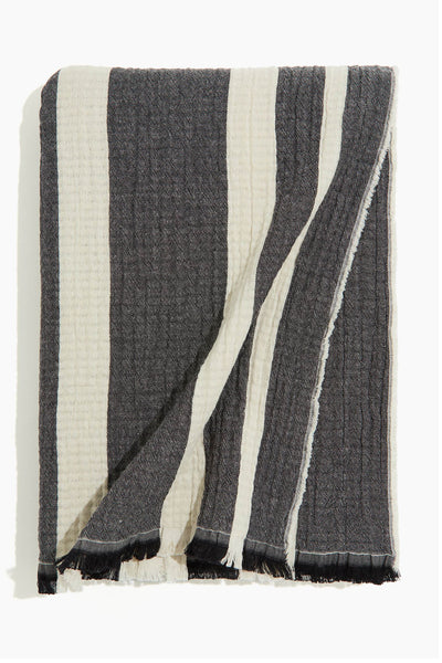 H&M Home Cotton muslin blanket at Collagerie