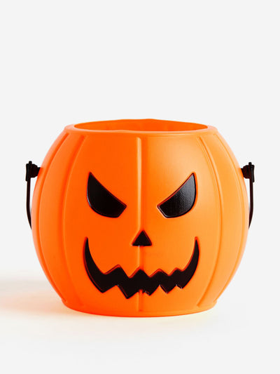 H&M Halloween bucket at Collagerie