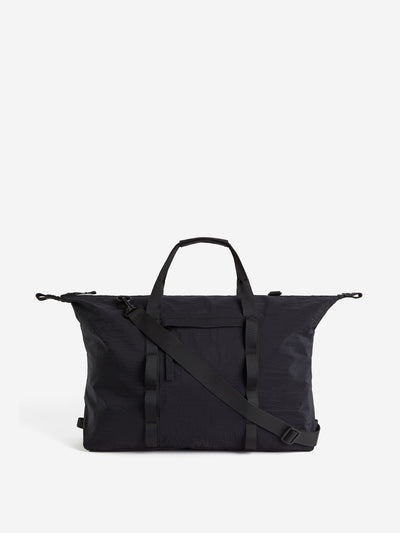 H&M Water-repellent sports bag at Collagerie