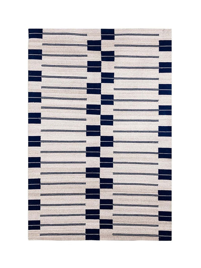 Case Oar rPET rug at Collagerie