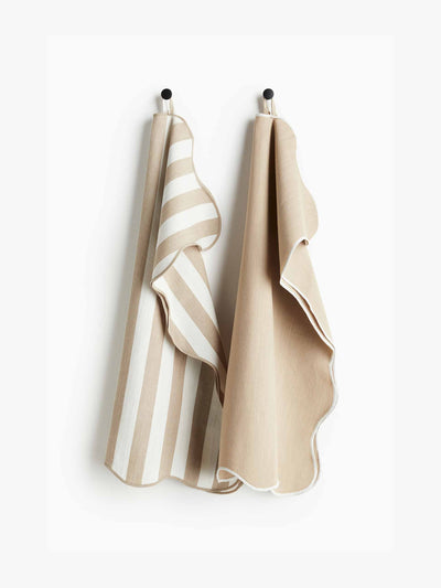 H&M Home Scallop-edged tea towels (2-pack) at Collagerie