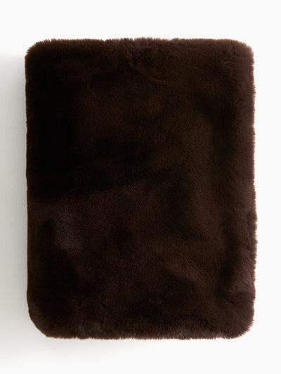 H&M Home Fluffy blanket at Collagerie