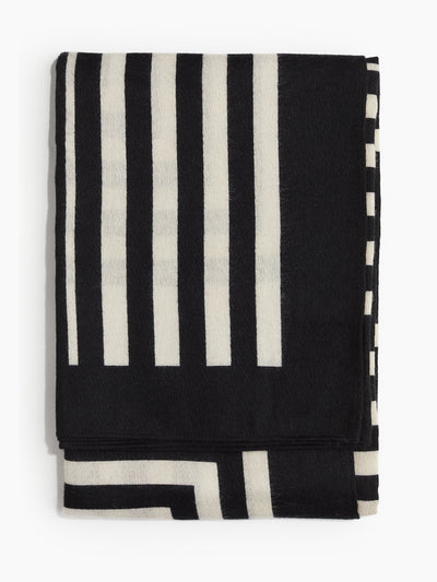 H&M Patterned scarf at Collagerie