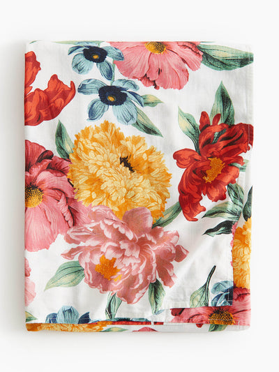 H&M Home Patterned tablecloth at Collagerie