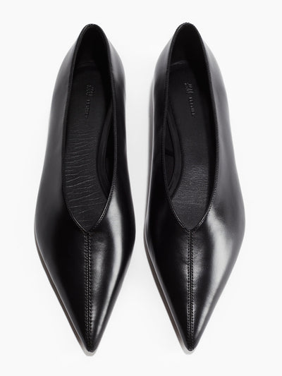 H&M Pointed leather ballet pumps at Collagerie