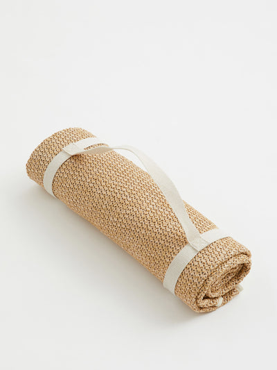 H&M Home Round picnic blanket at Collagerie