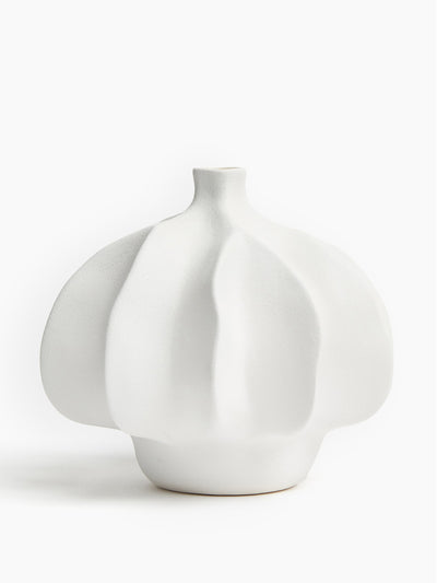 H&M Home Stoneware vase at Collagerie