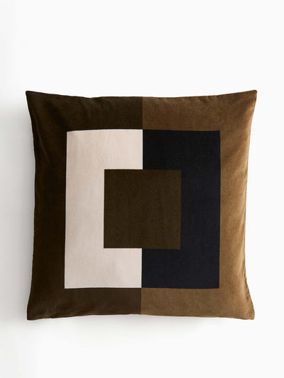H&M Home Velvet cushion cover at Collagerie