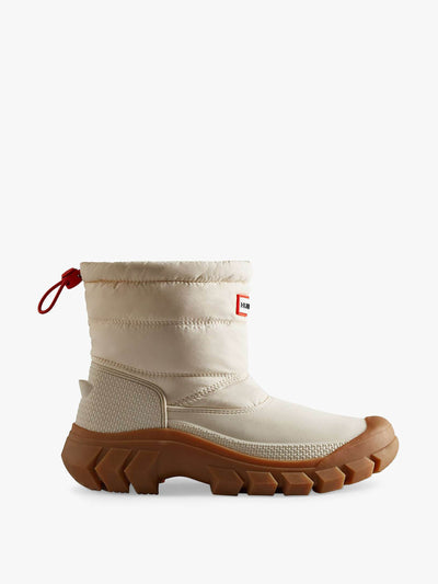 Hunter White quilted snow boots at Collagerie