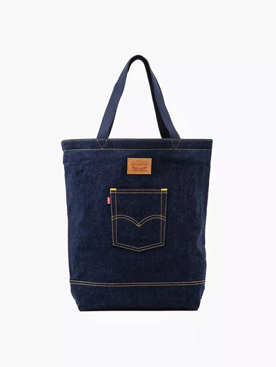 Levi's The levi's back pocket tote at Collagerie