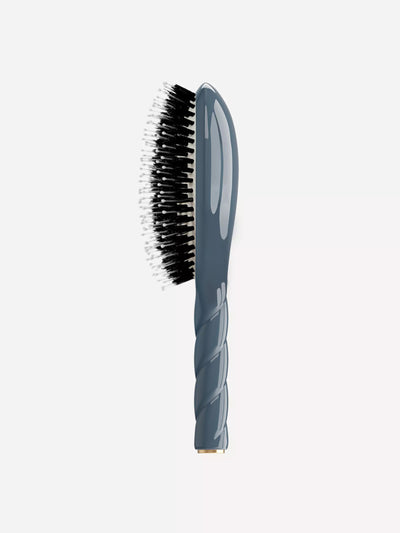 La Bonne Brosse N.03 The Essential Soft petite brush at Collagerie