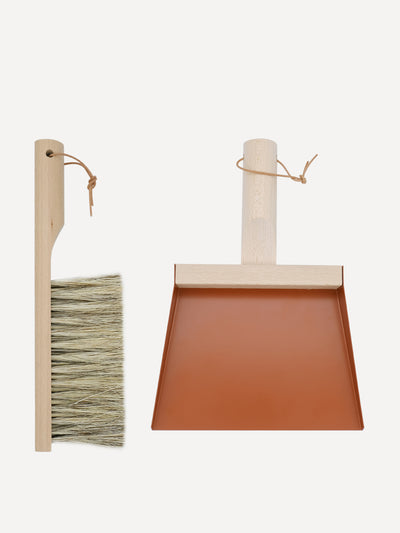 ANDRÉE JARDIN Clynk dustpan and brush set at Collagerie