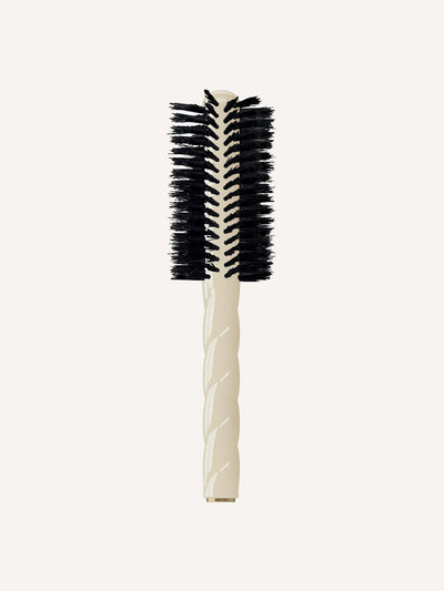 La Bonne Brosse N.08 the volume and style round hair brush at Collagerie
