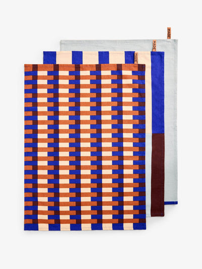 Made Terri tea towels in brown (set of 3) at Collagerie