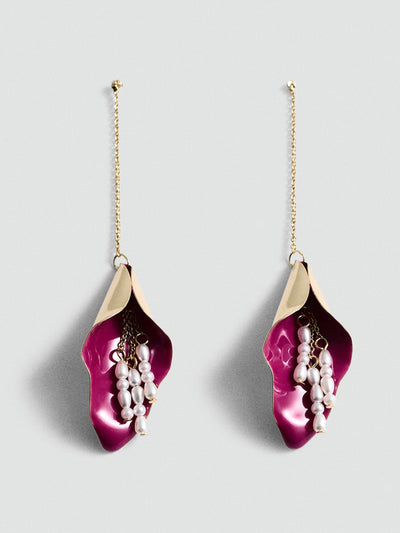 Mango Long earrings with leaf design at Collagerie