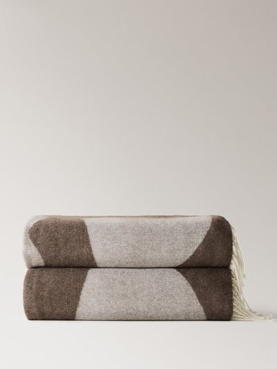 Mango Two-tone patterned blanket at Collagerie