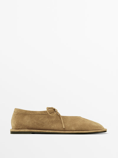 Massimo Dutti Tied split suede ballet flats at Collagerie