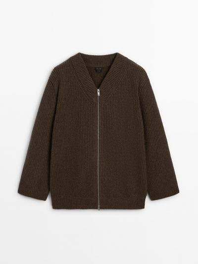 Massimo Dutti 100% wool V-neck cardigan at Collagerie