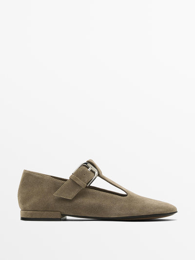 Massimo Dutti Flat shoes with buckled strap at Collagerie