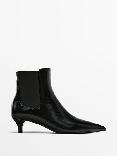 Massimo Dutti Black low-heel ankle boots at Collagerie