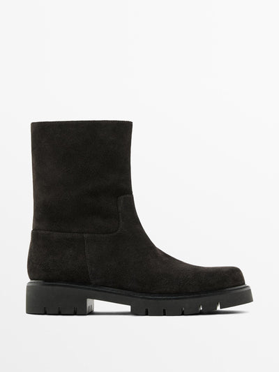 Massimo Dutti Split suede ankle boots with track sole at Collagerie