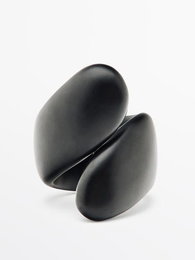 Massimo Dutti Wooden bracelet at Collagerie
