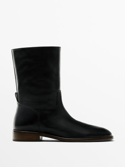 Massimo Dutti Heeled lined ankle boots at Collagerie