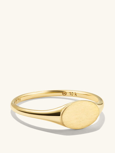 Mejuri Signet ring at Collagerie