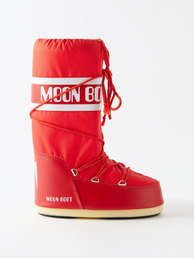 Moon Boot Red snow boots at Collagerie