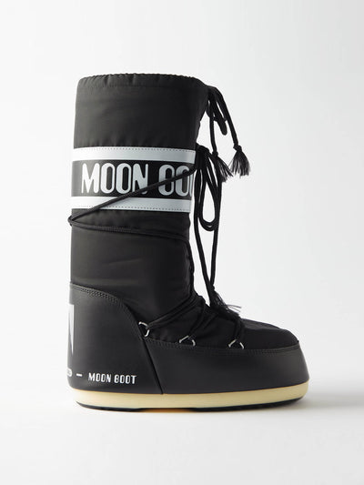 Moon Boot Black snow boots at Collagerie