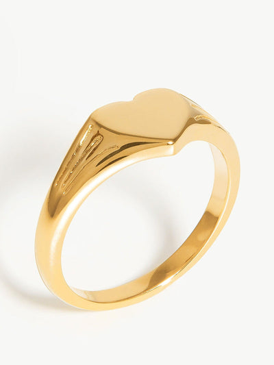 Missoma Engravable heart signet ring at Collagerie