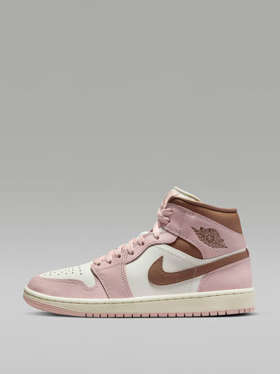 Nike Air Jordan 1 Mid shoes at Collagerie