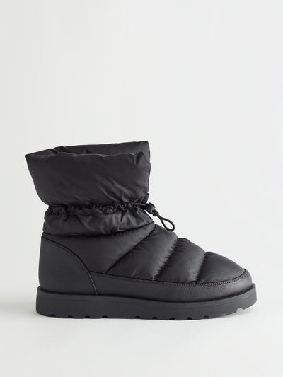 & Other Stories Black padded winter boots at Collagerie